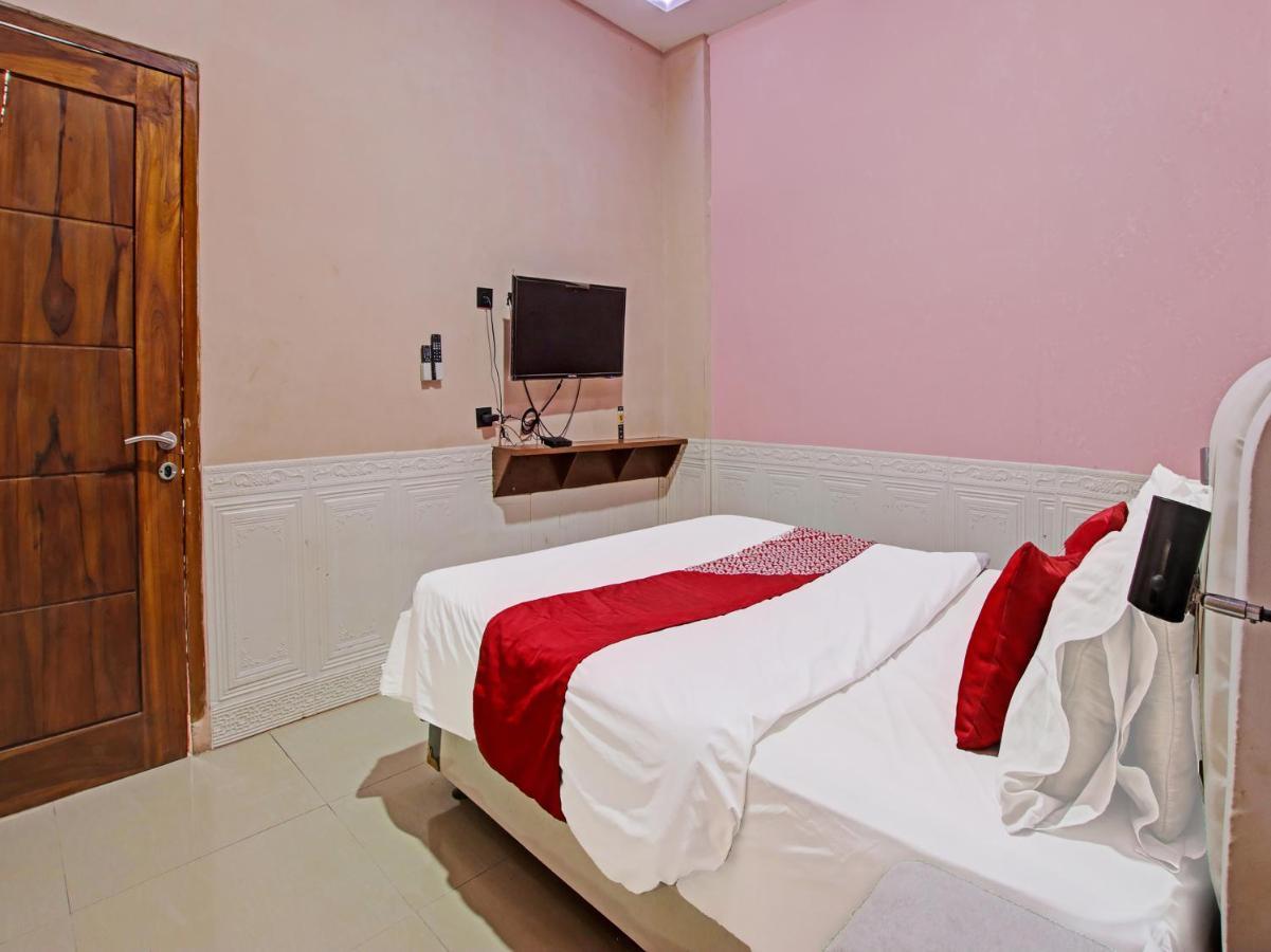 Oyo 91490 Hotel Rumah Kita Cirebon Ngoại thất bức ảnh